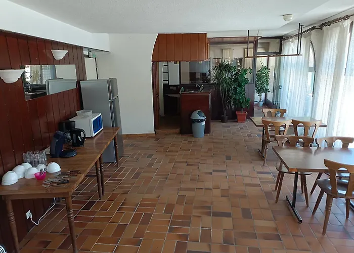 Chambre Triple Avec Balcon Et Salle De Bains Privative 4