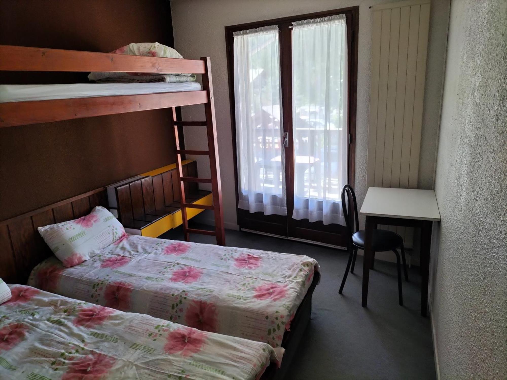 Alloggio in famiglia Triple Avec Balcon Et Salle De Bains Privative 4 *