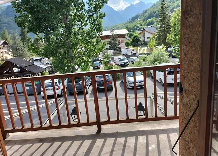 Chambre Triple Avec Balcon Et Salle De Bains Privative 4